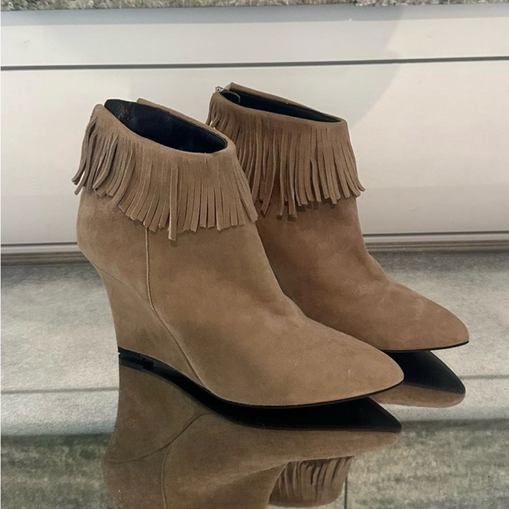 Elysewalker Los Angeles Fringe Suede Wedge Ankle Boots - Tan
